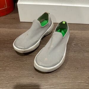 Oofos size 9 women’s